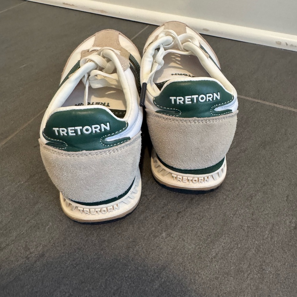 Women’s 8.5 Tretorn sneakers - Picture 4 of 6